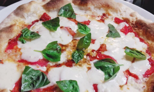 洋食（ピッツァ・ビーフカレー等）『カナディアンロッキー』